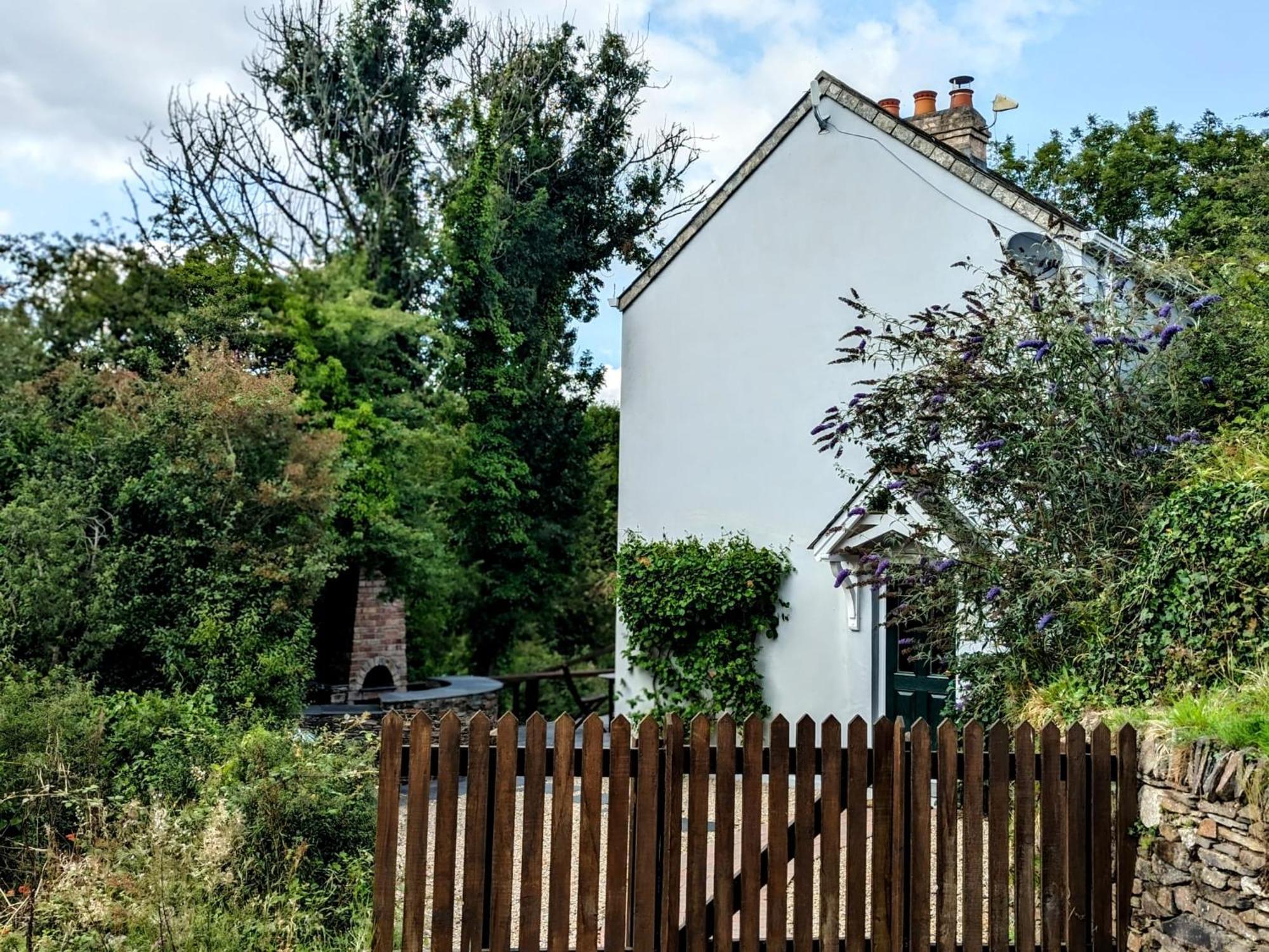 Romantic Secluded Hideaway Cottage In Cornwall トルーロー エクステリア 写真